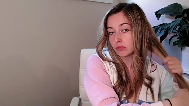 SuggestiveBehavior online show from September 23, 2025, 2:42 pm