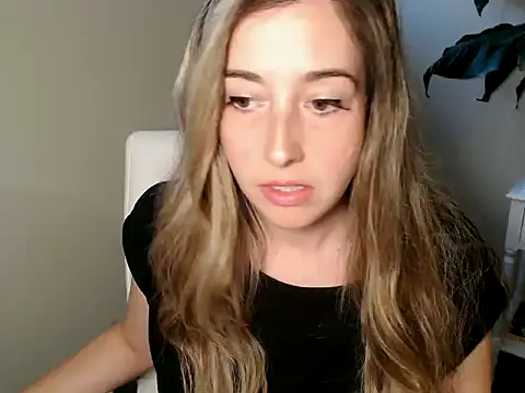 SuggestiveBehavior online show from September 25, 2025, 3:27 pm