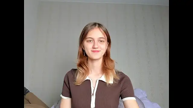 Snapshot of dreamy_pollyyy chatting on October 19, 2025, 7:25 pm dreamy pollyyy online show from October 19, 2025, 7:25 pm