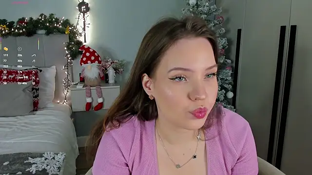 Snapshot of EmelySwickheimer chatting on January 12, 2026, 7:35 am EmelySwickheimer online show from January 12, 2026, 7:35 am