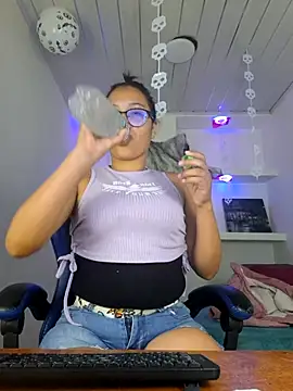 susan mooree online show from October 31, 2025, 5:14 pm