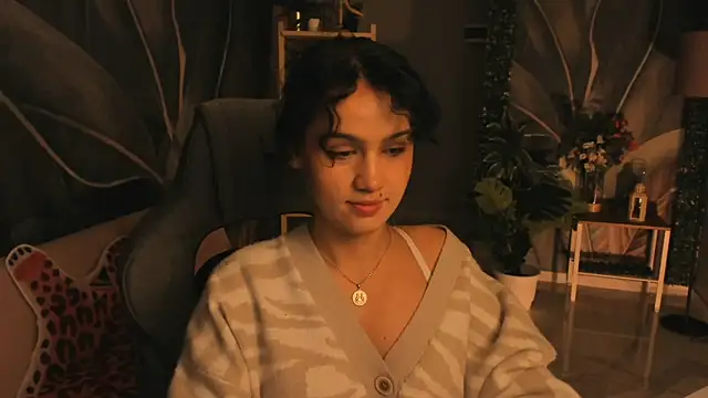 MonicaFarmer online show from October 8, 2025, 6:05 pm