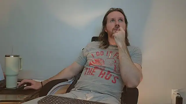 AlbinoAdonis online show from April 21, 2026, 2:37 am