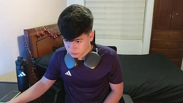 tightncuteass online show from November 21, 2025, 11:36 pm