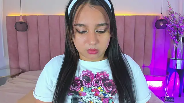 Snapshot of IvannaaVega chatting on October 17, 2025, 4:48 am IvannaaVega online show from October 17, 2025, 4:48 am