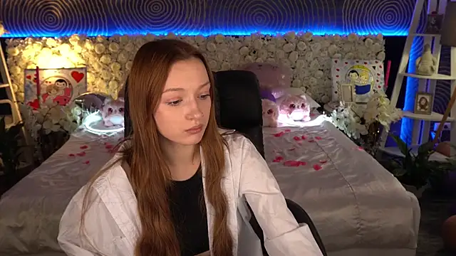 FoxyMayy online show from March 18, 2026, 1:47 pm