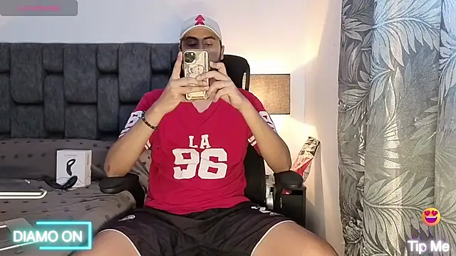 Snapshot of Thomas_redcol chatting on October 10, 2025, 5:01 pm Thomas redcol online show from October 10, 2025, 5:01 pm