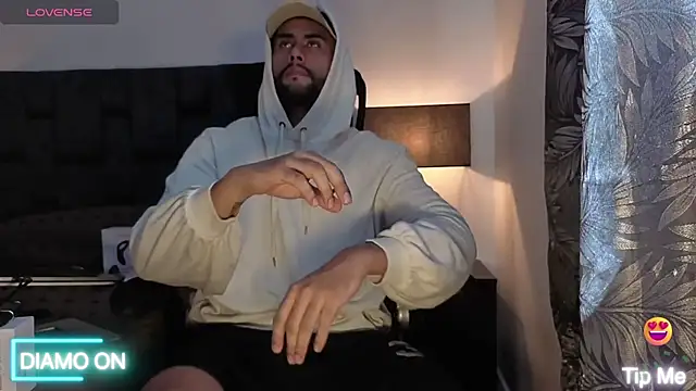 Snapshot of Thomas_redcol chatting on October 14, 2025, 3:46 pm Thomas redcol online show from October 14, 2025, 3:46 pm