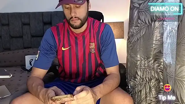 Snapshot of Thomas_redcol chatting on October 26, 2025, 4:24 pm Thomas redcol online show from October 26, 2025, 4:24 pm