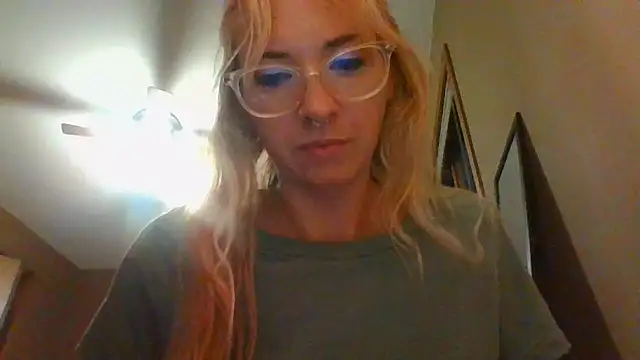 Snapshot of ashhhxxx chatting on October 5, 2025, 3:27 am ashhhxxx online show from October 5, 2025, 3:27 am