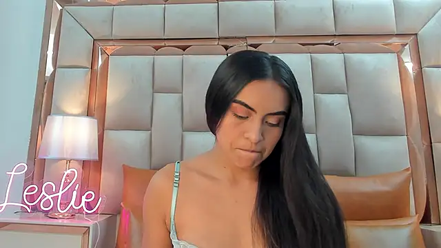 Leslie Bussh  online show from September 26, 2025, 8:02 pm