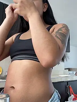 Leslie Bussh  online show from March 4, 2026, 3:40 pm