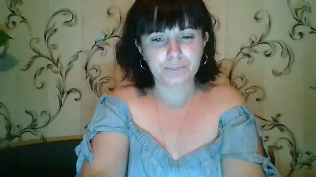 SecretSienna  online show from November 4, 2025, 9:47 pm