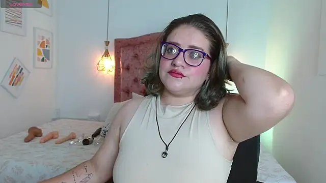 hellen tirey online show from September 17, 2025, 3:24 pm