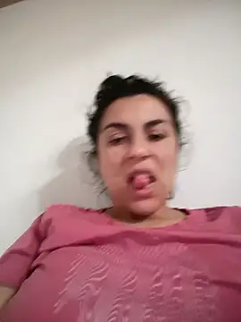 vanessa-titisM online show from October 25, 2025, 4:46 pm