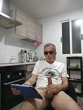 EmilioTaladdro online show from May 19, 2026, 8:26 pm