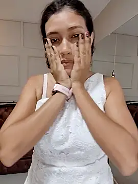 Snapshot of ArielBlossom___ chatting on October 17, 2025, 11:02 am ArielBlossom online show from October 17, 2025, 11:02 am