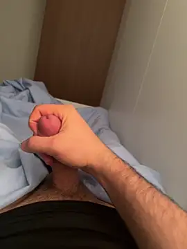 LAZ3R1 online show from March 1, 2026, 4:03 am