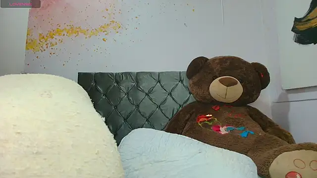 Snapshot of debora_ortiz chatting on October 7, 2025, 1:19 pm debora ortiz online show from October 7, 2025, 1:19 pm