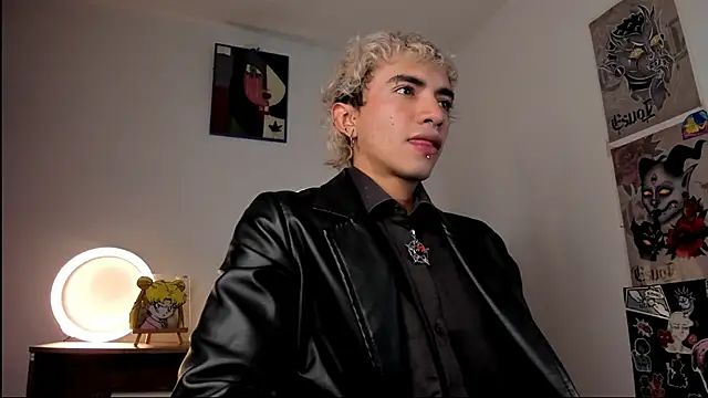 Snapshot of guynextdo0r chatting on October 24, 2025, 8:49 pm guynextdo0r online show from October 24, 2025, 8:49 pm