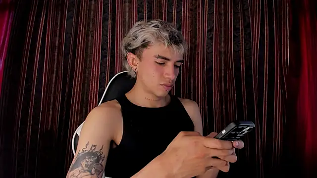 guynextdo0r online show from December 21, 2025, 6:26 pm