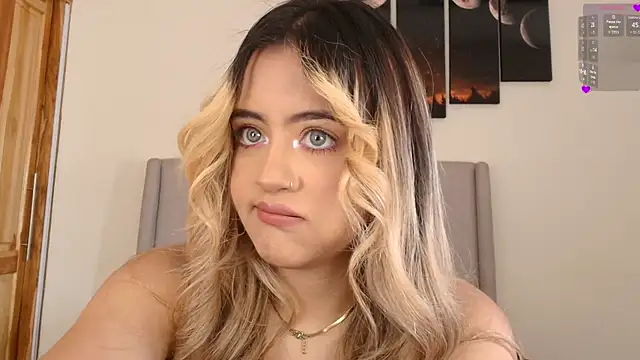 MaryMoon  online show from December 16, 2025, 6:02 pm