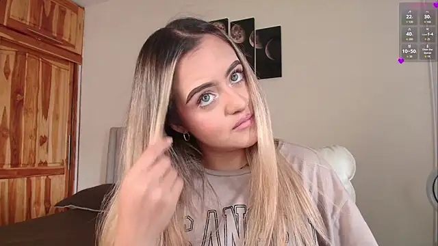 MaryMoon  online show from April 9, 2026, 5:40 pm