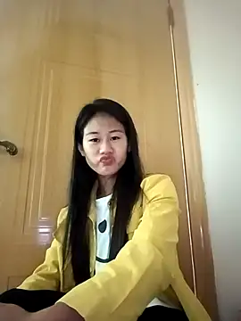 luy-xinh02 online show from September 19, 2025, 2:35 am