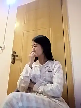 luy-xinh02 online show from October 5, 2025, 1:09 pm