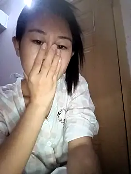 luy-xinh02 online show from October 6, 2025, 1:08 pm