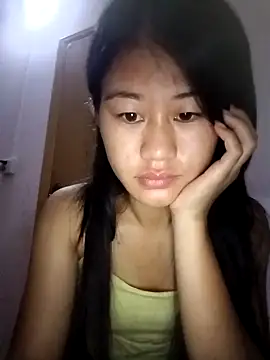 luy-xinh02 online show from October 8, 2025, 9:56 pm