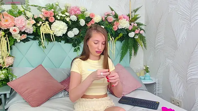 Miranda Scott online show from October 16, 2025, 5:03 pm