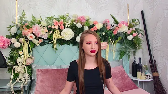 Miranda Scott online show from November 2, 2025, 5:15 pm