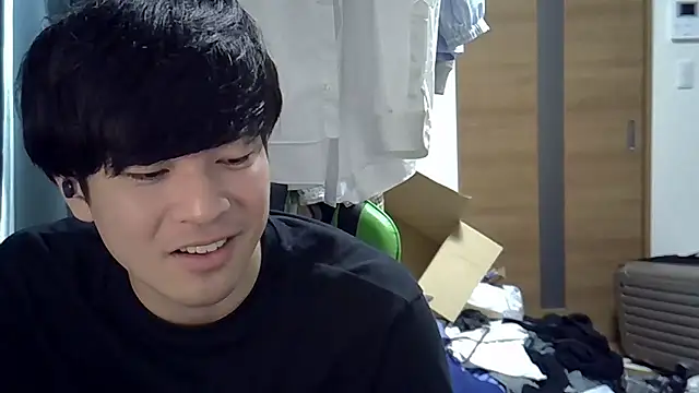 Snapshot of aokunvvv chatting on September 19, 2025, 5:09 am aokunvvv online show from September 19, 2025, 5:09 am