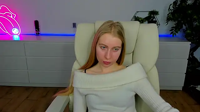 Alina Blonde online show from February 15, 2026, 8:24 am