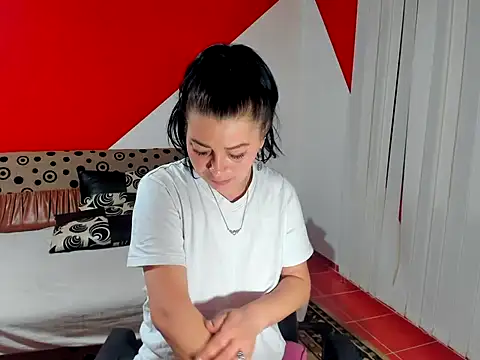 Soffy Skye online show from November 9, 2025, 3:49 am