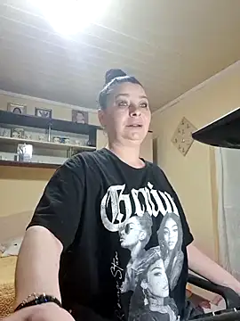 Snapshot of Soffy_Skye chatting on February 5, 2026, 4:50 am Soffy Skye online show from February 5, 2026, 4:50 am