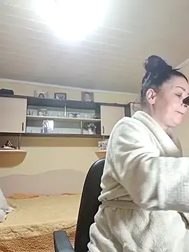 Snapshot of Soffy_Skye chatting on February 12, 2026, 5:02 am Soffy Skye online show from February 12, 2026, 5:02 am