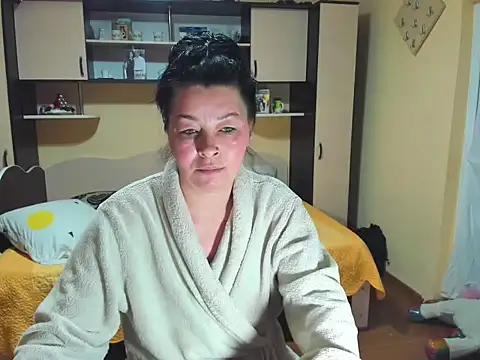 Snapshot of Soffy_Skye chatting on February 16, 2026, 5:14 am Soffy Skye online show from February 16, 2026, 5:14 am