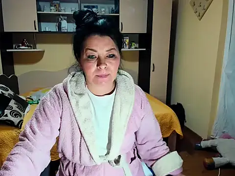 Snapshot of Soffy_Skye chatting on February 18, 2026, 5:03 am Soffy Skye online show from February 18, 2026, 5:03 am