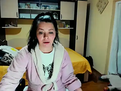 Snapshot of Soffy_Skye chatting on February 23, 2026, 4:54 am Soffy Skye online show from February 23, 2026, 4:54 am