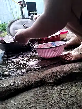 Lauraa-a online show from October 10, 2025, 11:15 pm