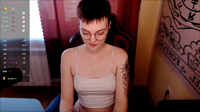 KrisNeal online show from September 21, 2025, 11:12 am