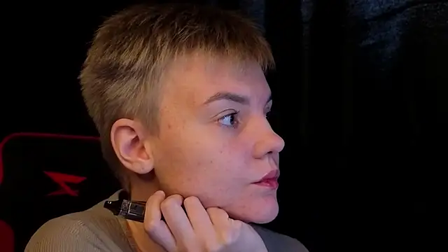 KrisNeal online show from October 22, 2025, 9:09 am