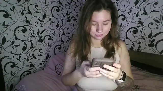 YourEmilie online show from November 24, 2025, 8:25 am