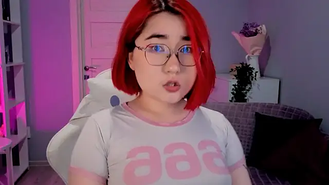 Snapshot of Sexy_Peachy chatting on September 17, 2025, 7:54 am Sexy Peachy online show from September 17, 2025, 7:54 am
