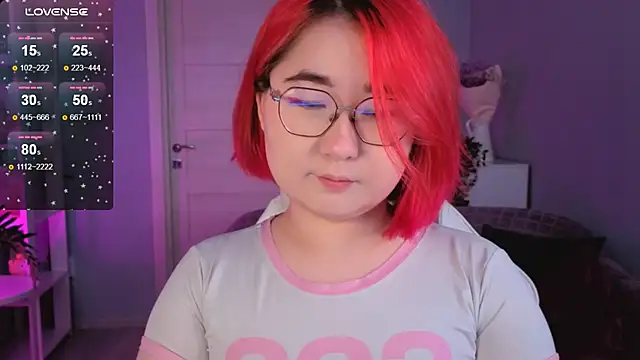 Snapshot of Sexy_Peachy chatting on September 22, 2025, 6:59 am Sexy Peachy online show from September 22, 2025, 6:59 am