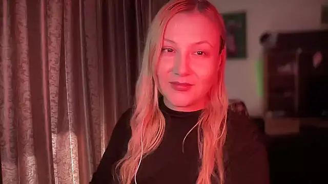 Snapshot of BikiHellena chatting on November 12, 2025, 9:42 am BikiHellena online show from November 12, 2025, 9:42 am