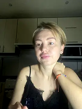 MartaLuna  online show from November 21, 2025, 2:10 am