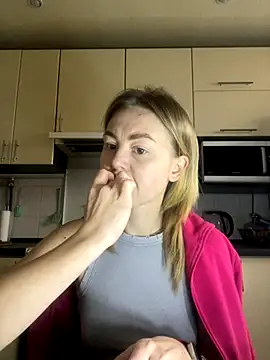 MartaLuna  online show from December 5, 2025, 11:08 am